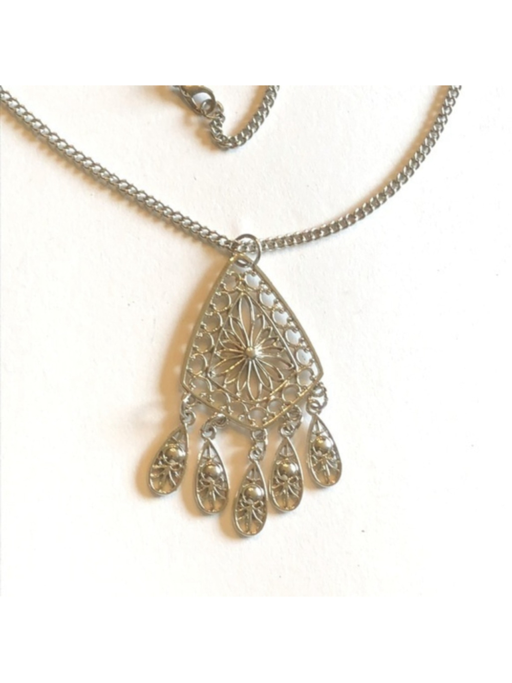 Silver Tone Chain Medallion Dangling Pendant Necklace - Picture 3 of 6